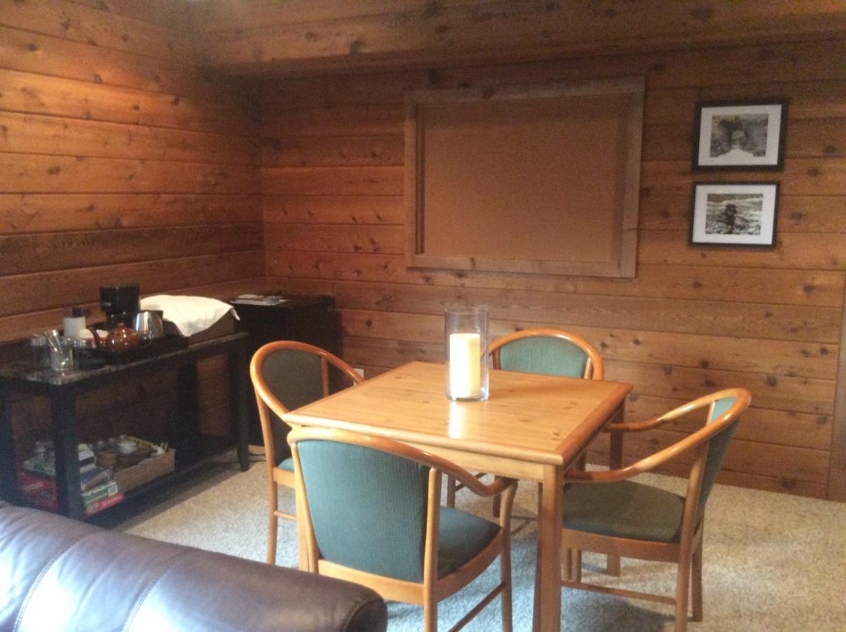 Berkie'S Bed & Breakfast Port Alberni Ngoại thất bức ảnh